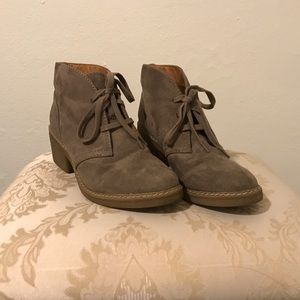 Chunky heeled suede boots